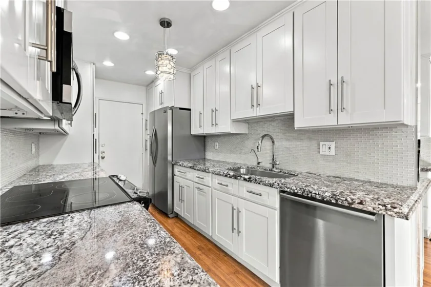 5400 Lindley Avenue #101 photo 7