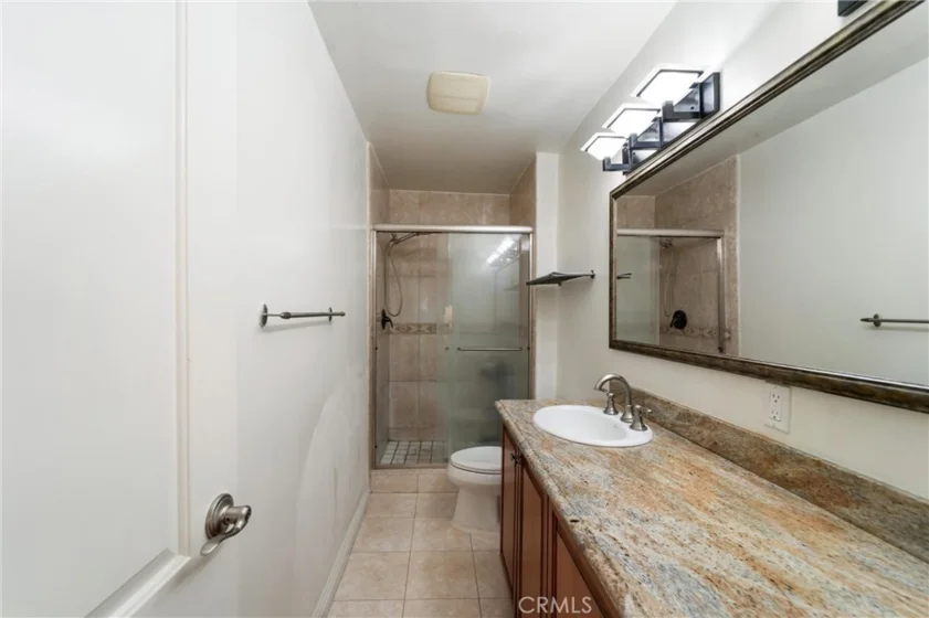 551 W Stocker Street #3 photo 19