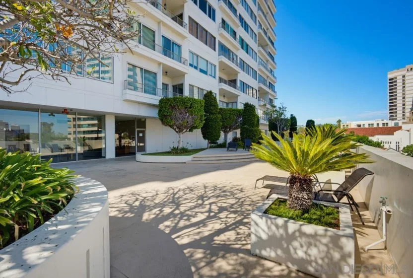 10501 Wilshire Boulevard #1005 photo 22