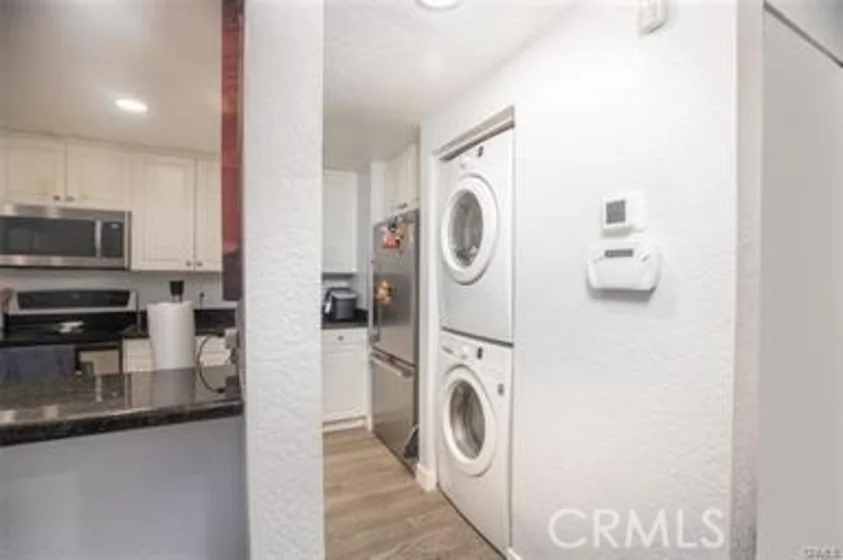 838 Pine photo 4