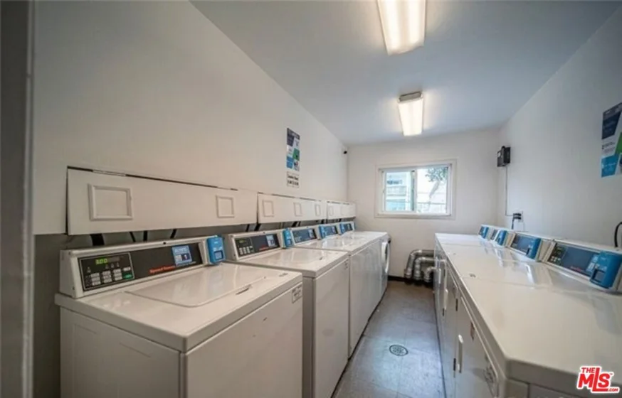 1222 N Olive Drive #209 photo 30