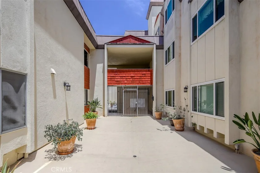 5651 Sumner #109 photo 6
