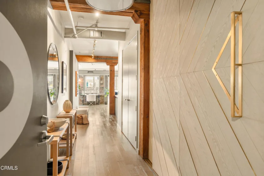 527 Molino Street #401 photo 2