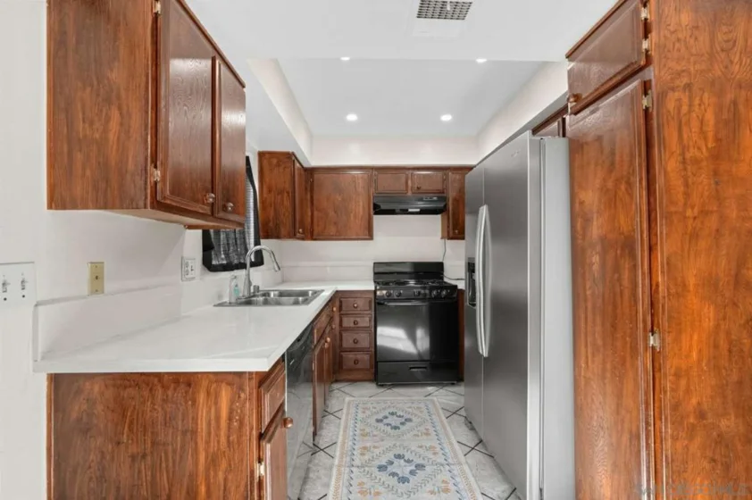 8750 Kester Avenue #31 photo 4