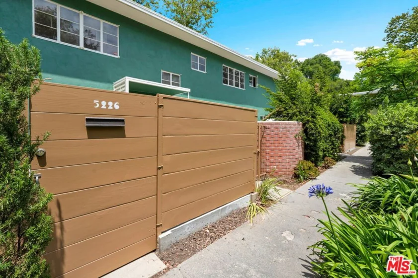 5226 Village Green photo 13