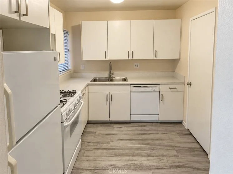 18350 Hatteras Street #233 photo 7