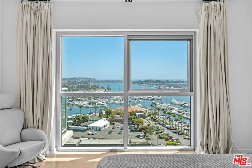 13700 Marina Pointe Drive #1401 photo 10