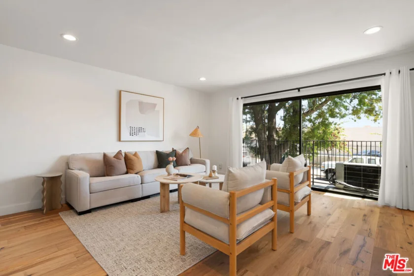 1930 N Vermont Avenue #103 photo 8