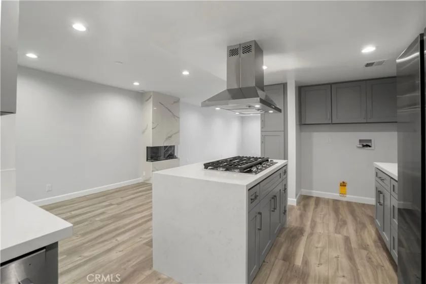 227 E Burbank #C photo 7