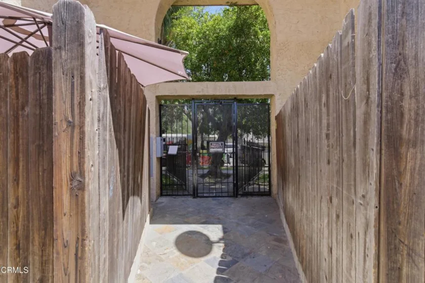 9051 Cedros Avenue #8 photo 15