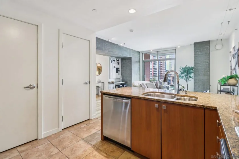 800 The Mark Lane #607 photo 14