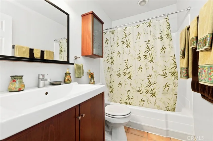 1304 Camelot Drive photo 24