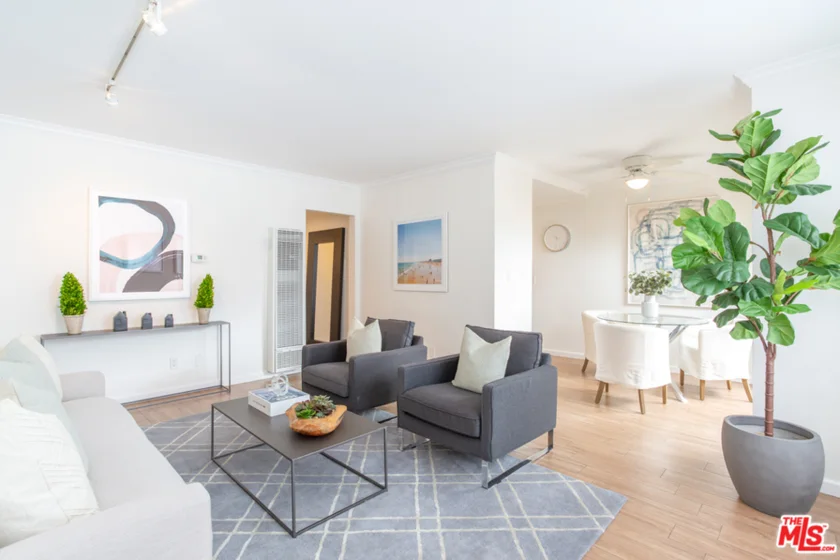 1950 Cloverfield Boulevard #8 photo 1