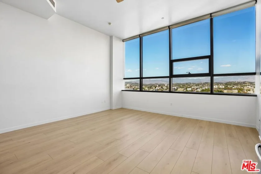1100 Wilshire Boulevard #1804 photo 4