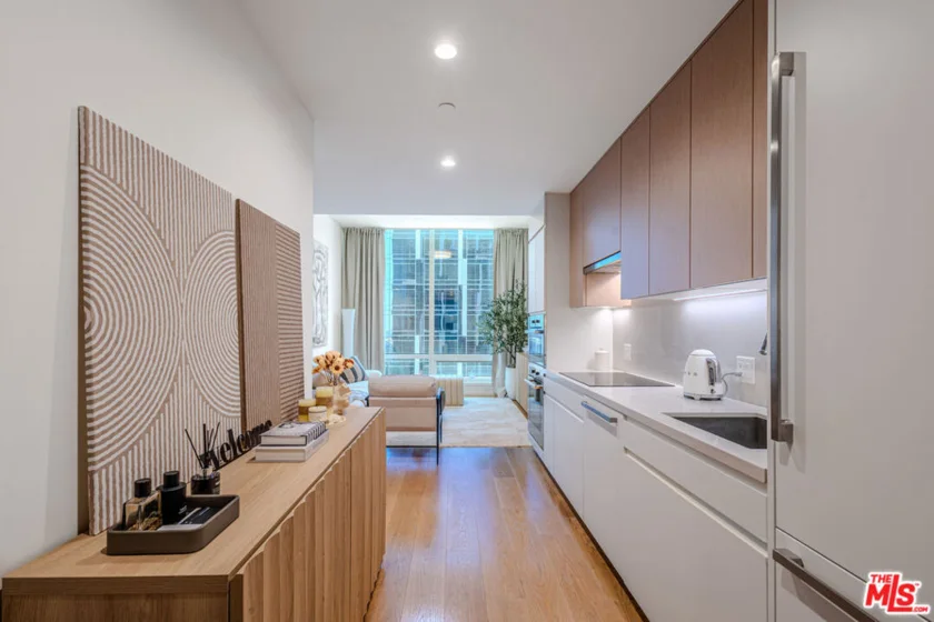 877 Francisco Street #1903 photo 2