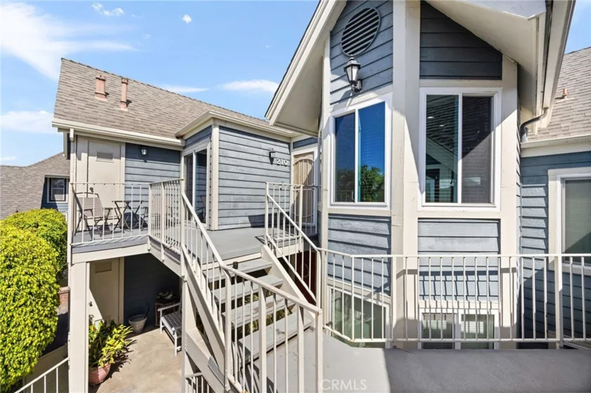 810 Baker #210 photo 2