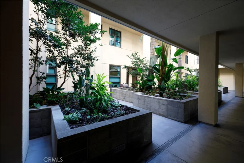 133 N The Promenade #426 photo 48