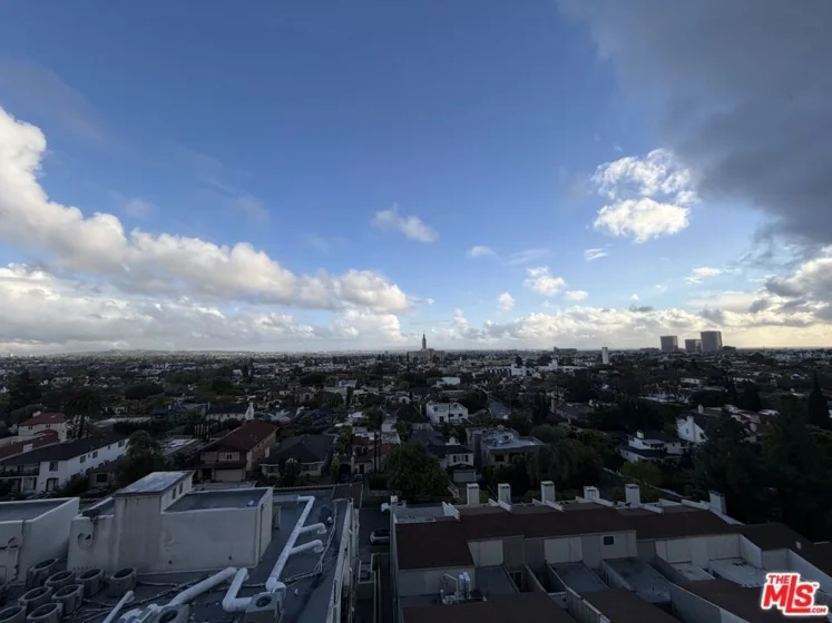 10660 Wilshire Boulevard #1007 photo 23