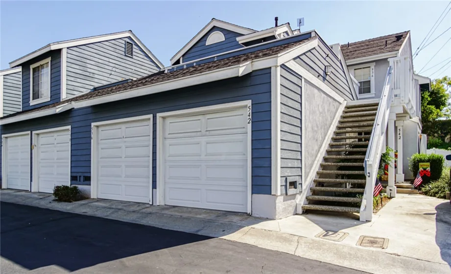 542 Stone Harbor Circle #31 photo 1