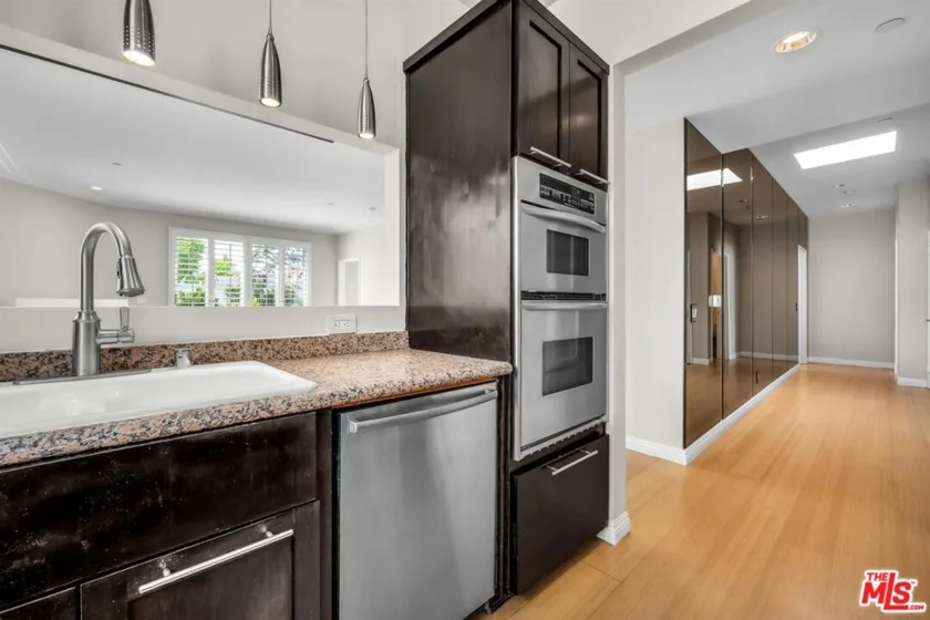 117 S Clark Drive #305 photo 18