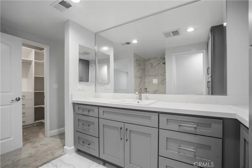 227 E Burbank #C photo 24