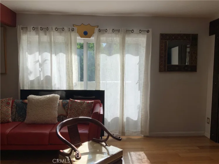 409 Burchett #220 photo 14