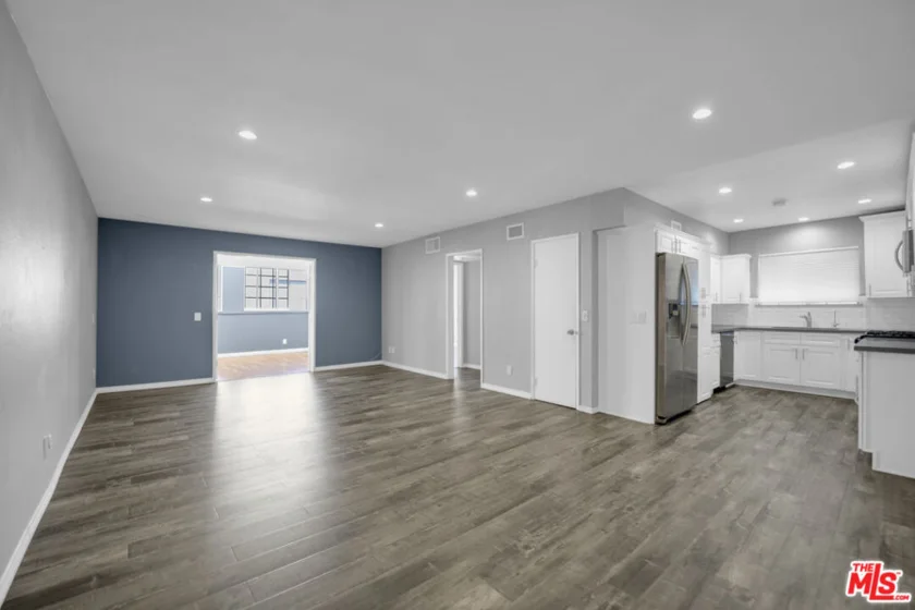 330 N Jackson Street #318 photo 1