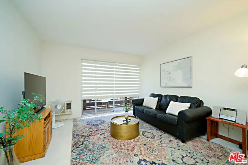 320 S Ardmore Avenue #323 photo 8
