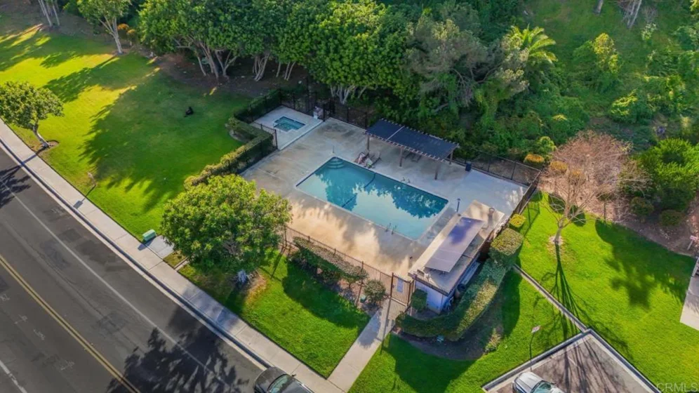 5245 Reservoir Drive photo 40