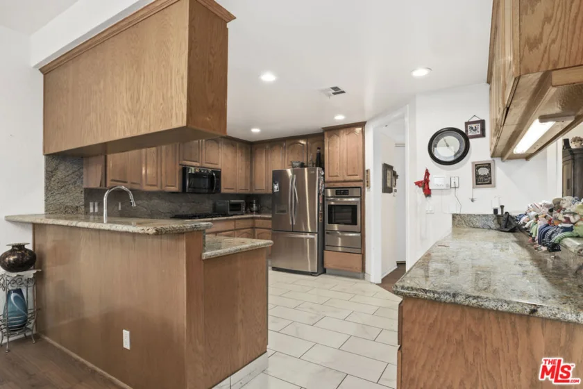 4230 Stansbury Avenue #105 photo 9