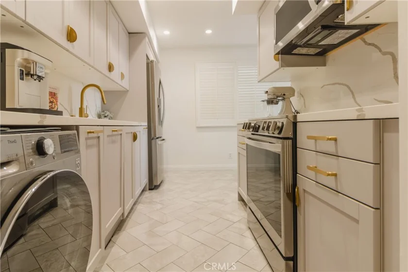 7250 Franklin Avenue #1008 photo 35