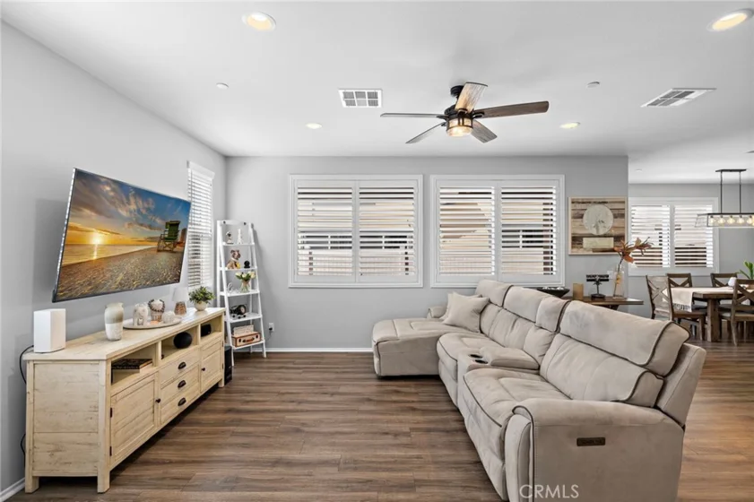 41461 Winterberry photo 6