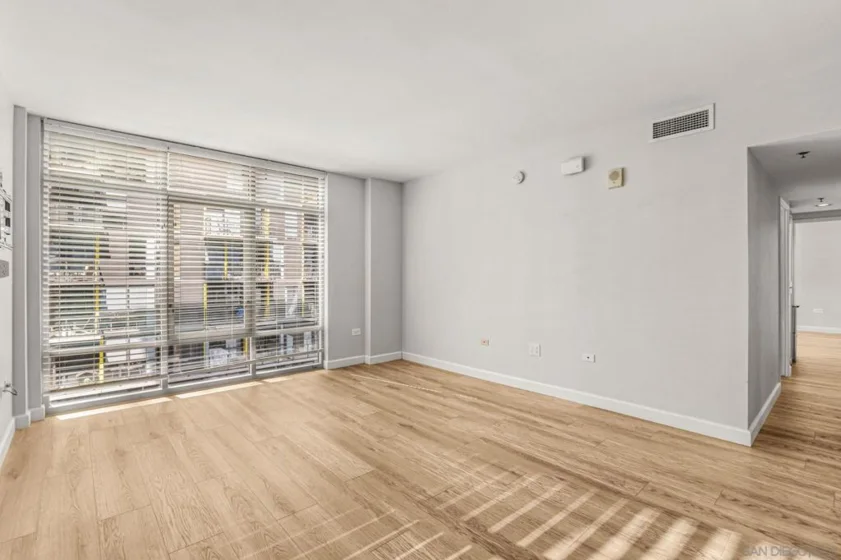 425 W Beech Street #805 photo 24