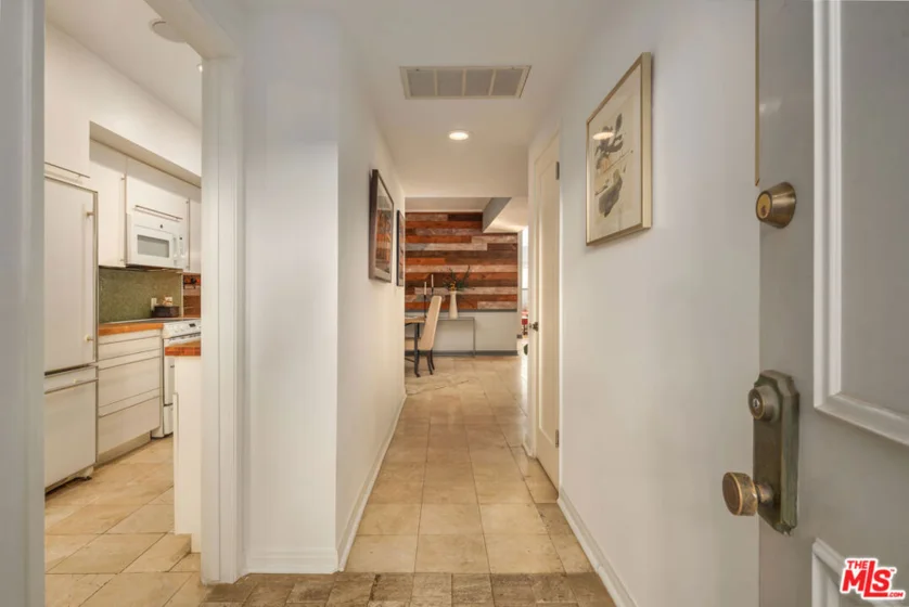 1133 N Clark Street #103 photo 10