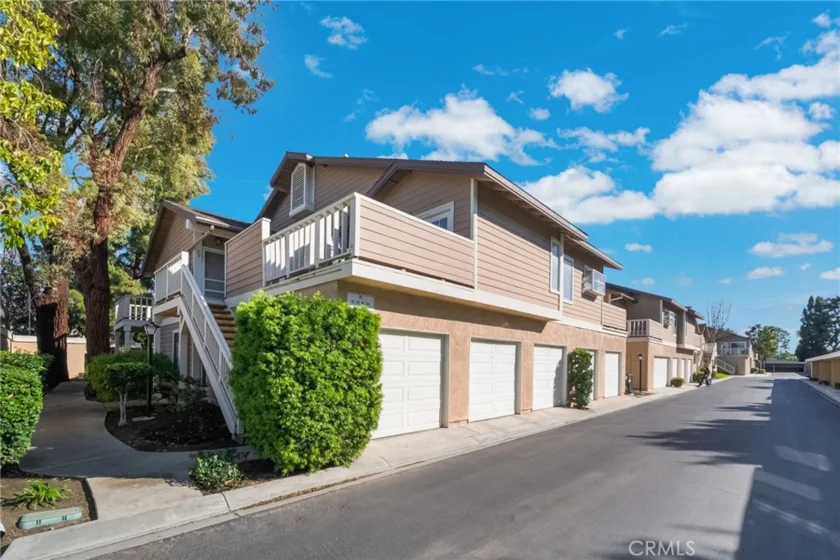 12552 Fieldstone #101 photo 1