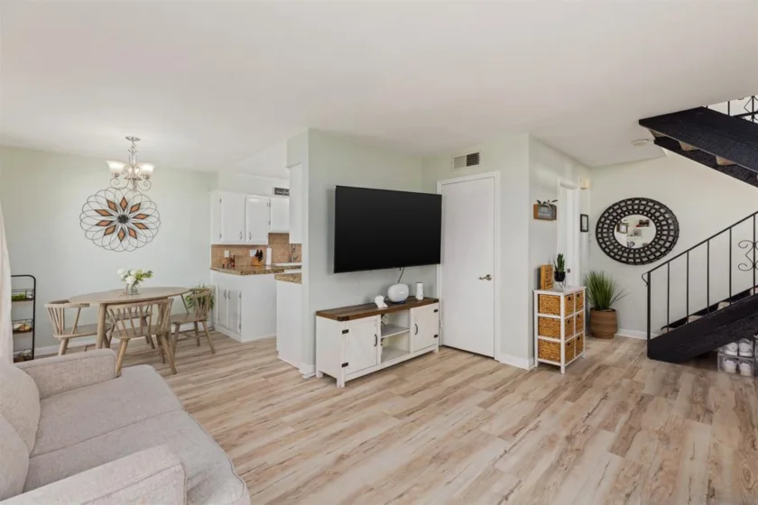 10331 Santana Ranch Drive photo 3