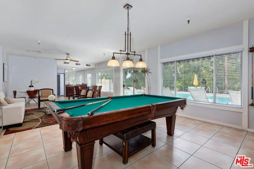 8530 Holloway Drive #422 photo 27