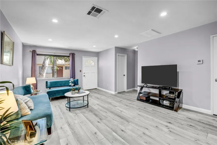 17061 Roscoe Boulevard #2 photo 3