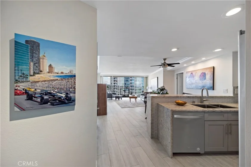 700 E Ocean Boulevard #3003 photo 18