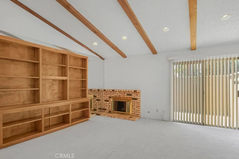 1427 Hillandale photo 6