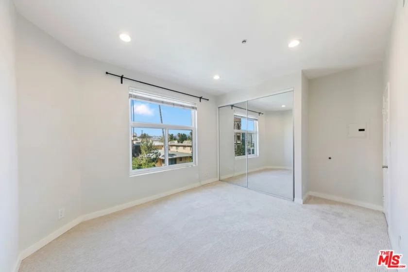 620 S Gramercy Place #320 photo 11