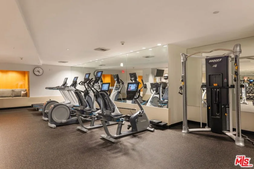 13600 Marina Pointe Drive #604 photo 30