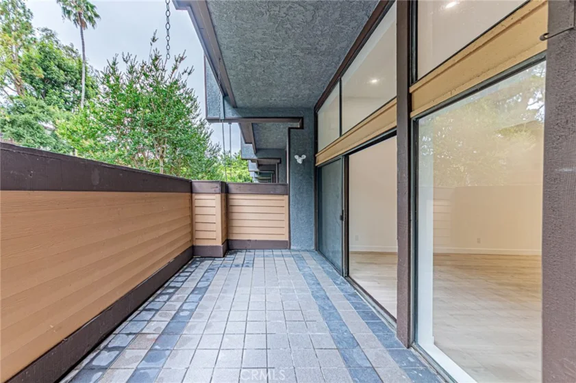 421 S Van Ness photo 11