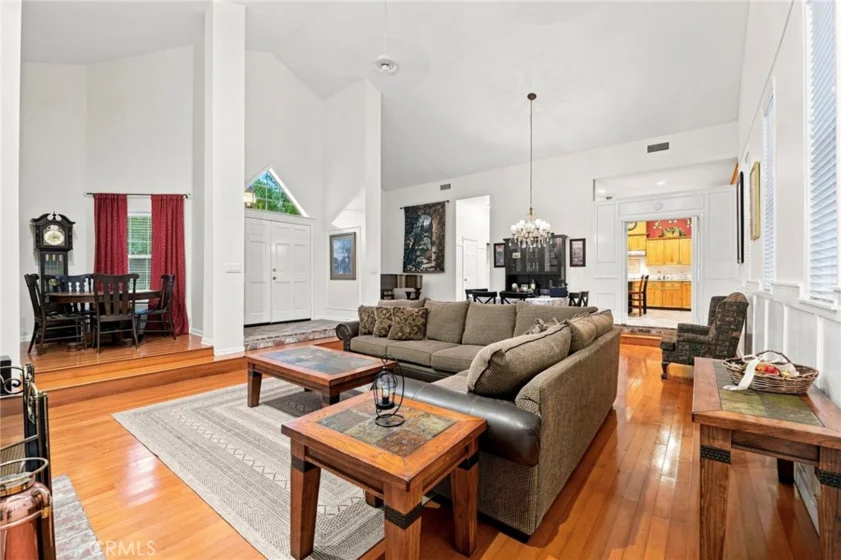 42761 Juniper photo 33