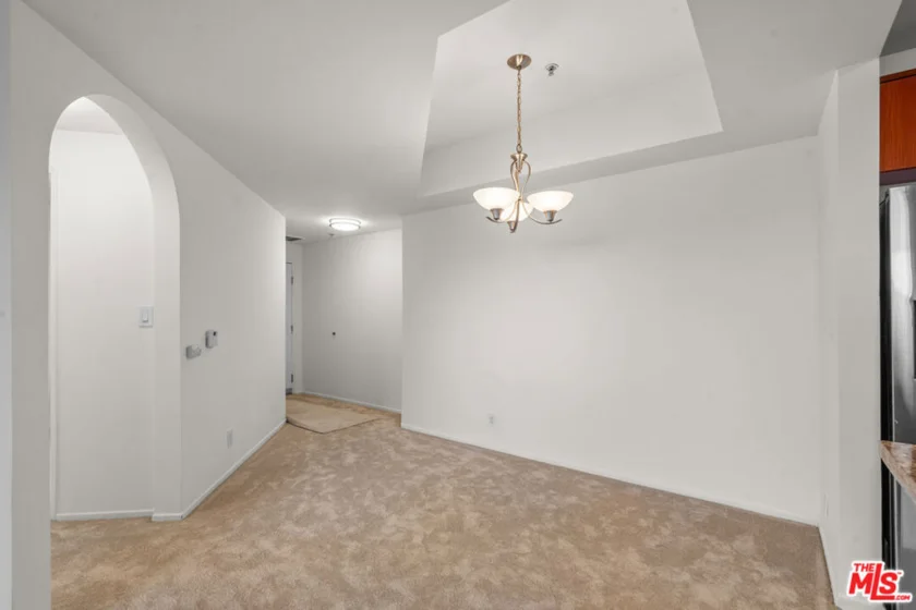 620 S Gramercy Place #301 photo 3