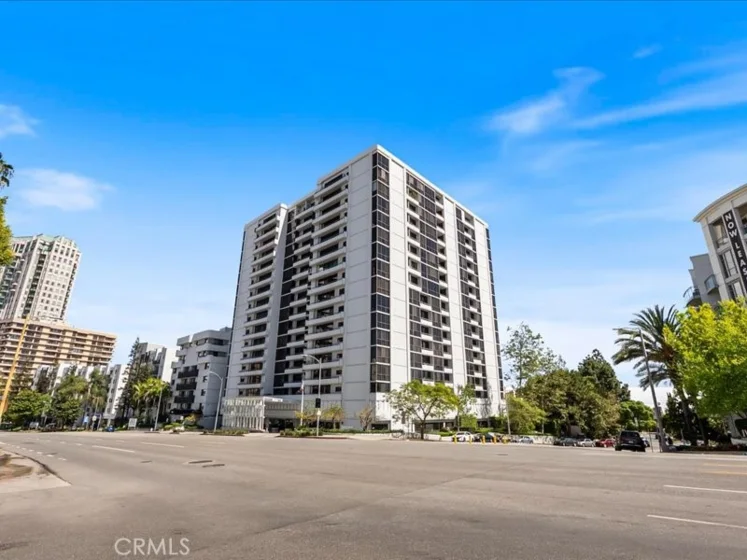 10660 Wilshire Boulevard #302 photo 1