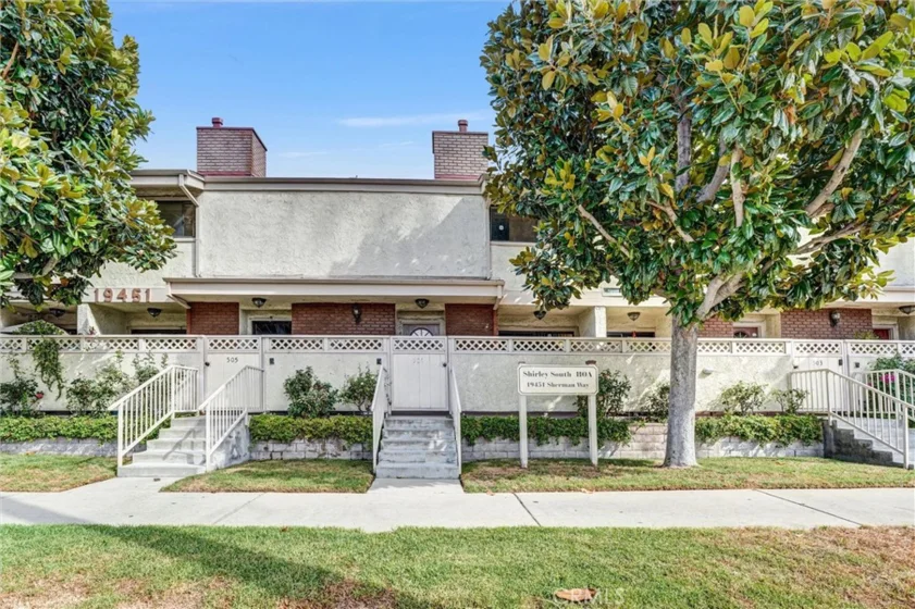 19451 Sherman Way #504 photo 1