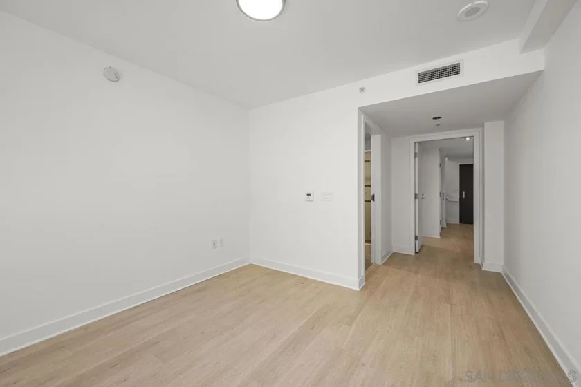 1325 Pacific Highway #313 photo 25