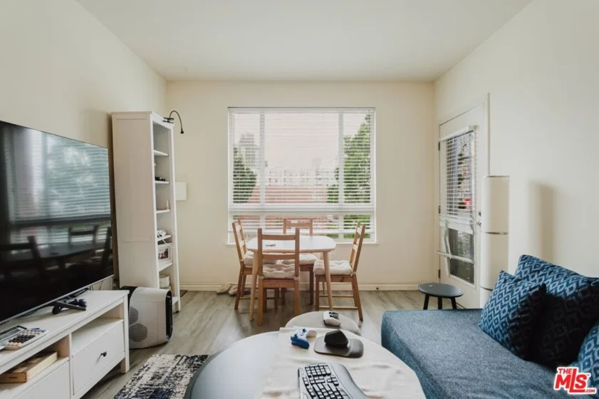 100 S Alameda Street #204 photo 21