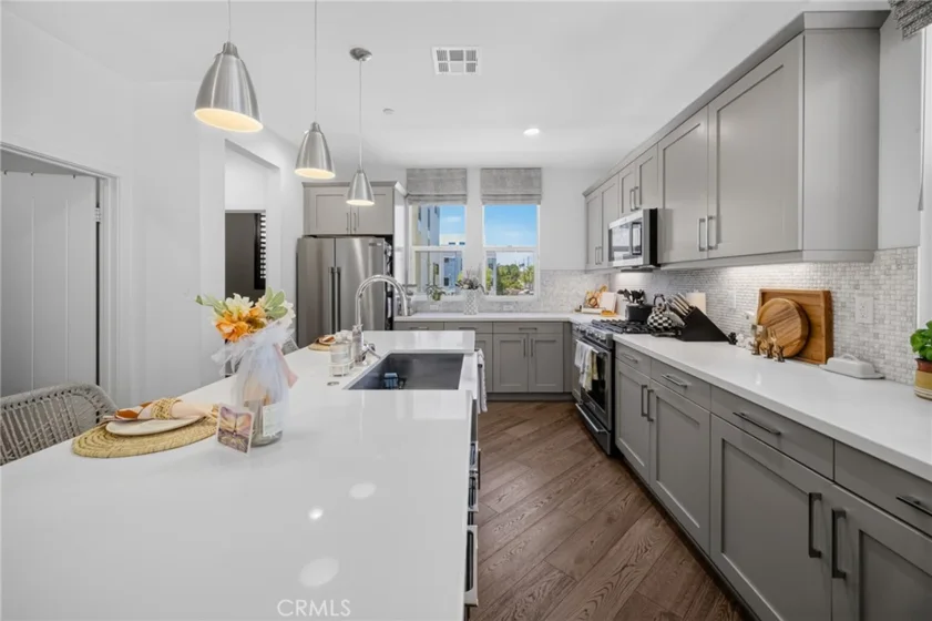 1687 Grand View photo 15